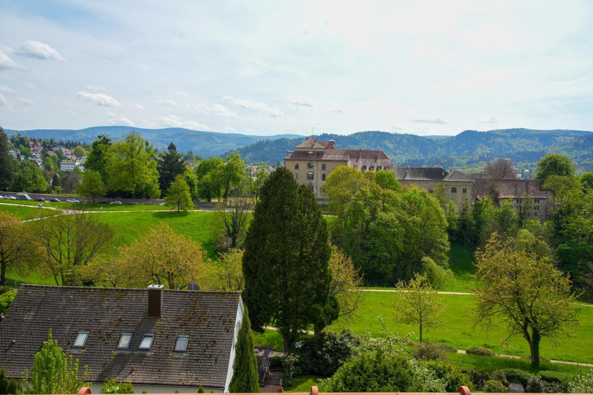 Stadtblick Vom Herrengut Baden-Baden Exterior foto
